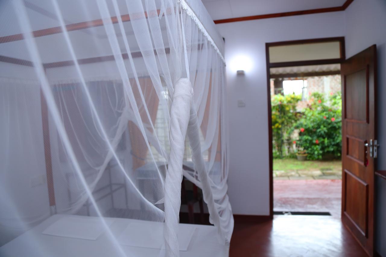 Holiday Home Bentota Luaran gambar