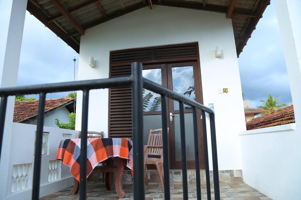 Holiday Home Bentota Luaran gambar